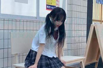 最新Yuna (윤아)SAINTPhotolife–眩晕图集，感受她的艺术之旅与创意灵感.txt